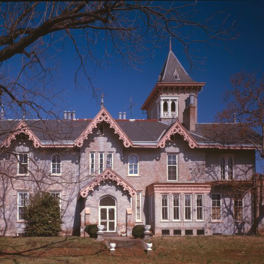 Lesley-Travers Mansion