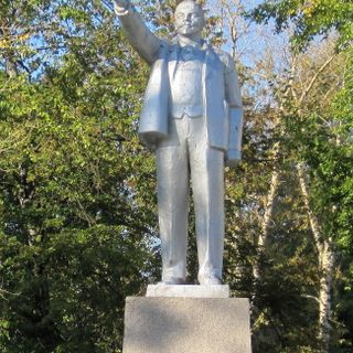 Памятник В.И. Ленину «Призывающий вождь» (Реутов)