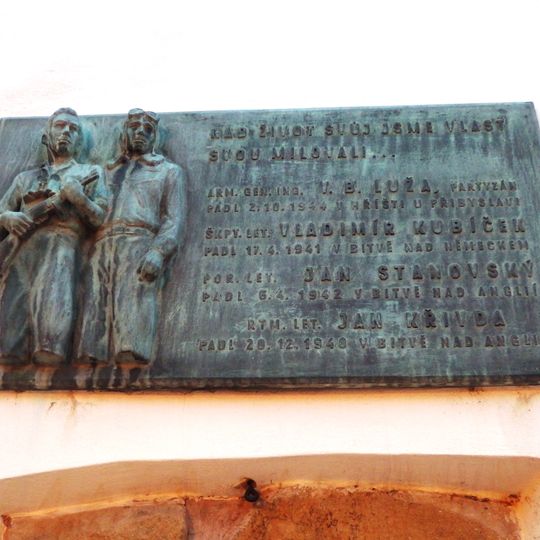 Pamětní deska padlým v 2. světové válce na městském úřadu v Uherském Brodu