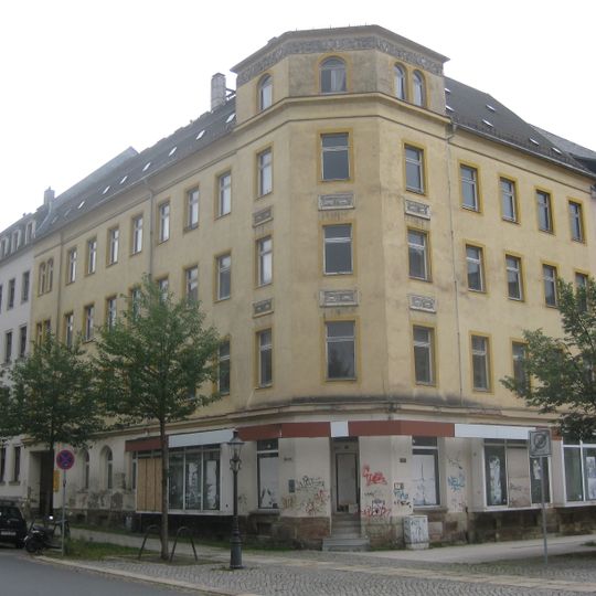 Mietshaus in geschlossener Bebauung in Ecklage Zöllnerstraße 33