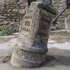 Milestone 25 Metres North Of Manor House At Ngr Sd 477 660
