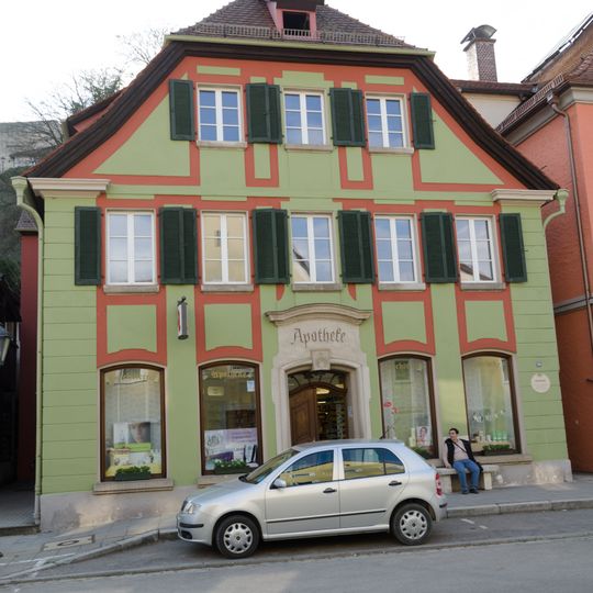 Ehemaliges Hofbeamtenhaus, seit 1802 Apotheke