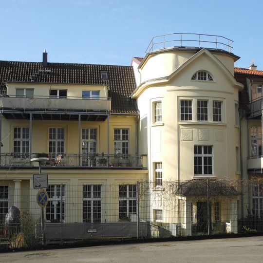 Ferdinand-Sauerbruch-Klinikum, Gebäude 8