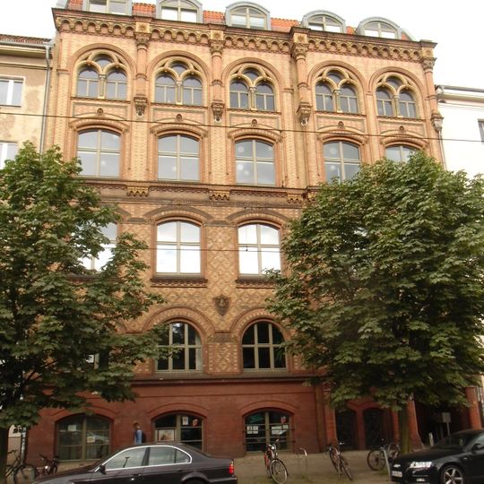 Verwaltungs- und Fabrikgebäude