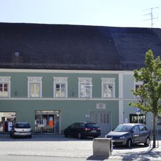 Wohn- und Geschäftshaus