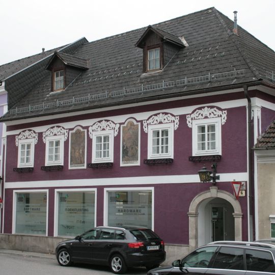 Wohn- und Geschäftshaus