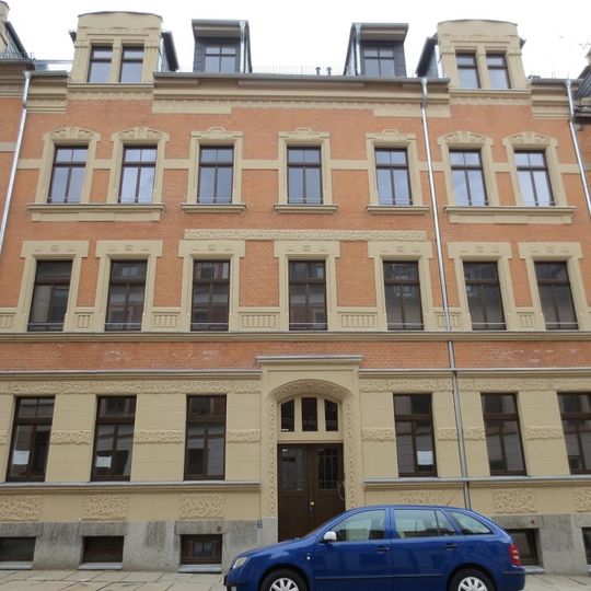 Mietshaus in geschlossener Bebauung Kanalstraße 15