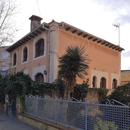 House in carrer Constitució, 5