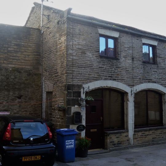 Former Stables To Rear Of No 22