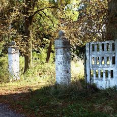 Zespół dworski w Fałkowie
