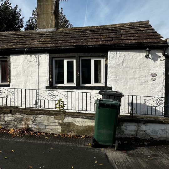 390, Hollingwood Lane