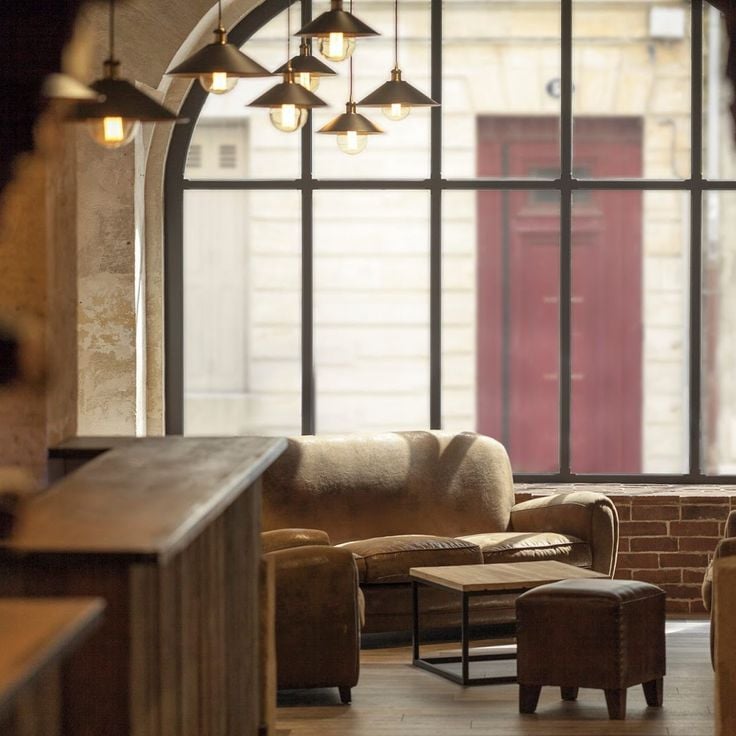 Stickup in a Bordeaux Style