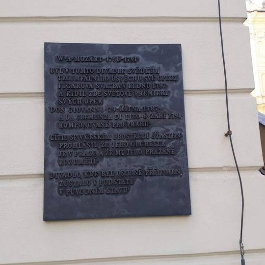 Pamětní deska na Wolfganga Amadea Mozarta na Stavovském divadle v Praze