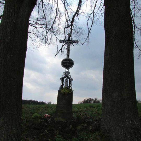 Kříž u silnice mezi Kojčicemi a Svépravicemi v části U Šlejferků