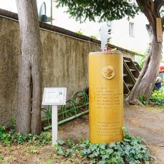 Ringelnatzstele 3: "Die zwei Polis"