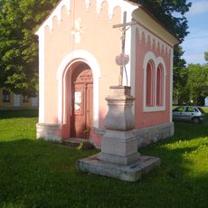 Kříž u kaple