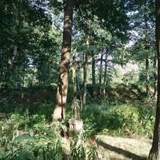 Kříž u Hlivína v lesíku