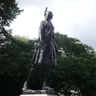 Statue of Princess Pocahontas in Churchyard of the Church of St George