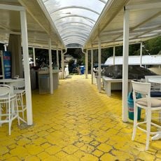 Korali Pool Water bar