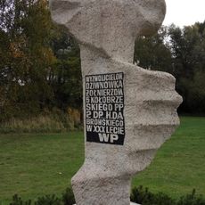 Pomnik ku czci walczących o Dziwnówek