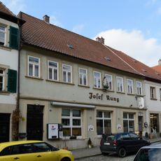 Wohn- und Geschäftshaus