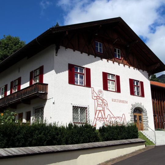 Gemeinde- und Schulhaus Assling