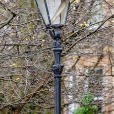 7 Marywood Square, Lamp Standard