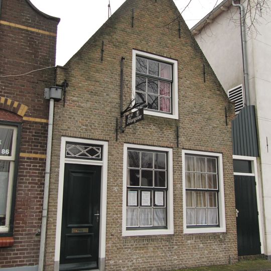 Vingerling 15, Middelharnis