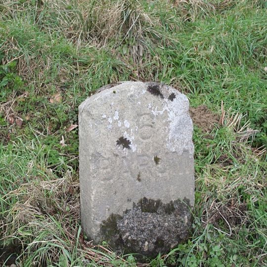 Milestone, 200m NW of Traveller's Rest