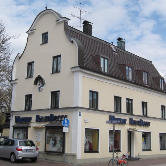 Wohn- und Geschäftshaus