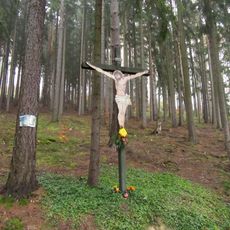 Kříž u Bludova na turistické stezce