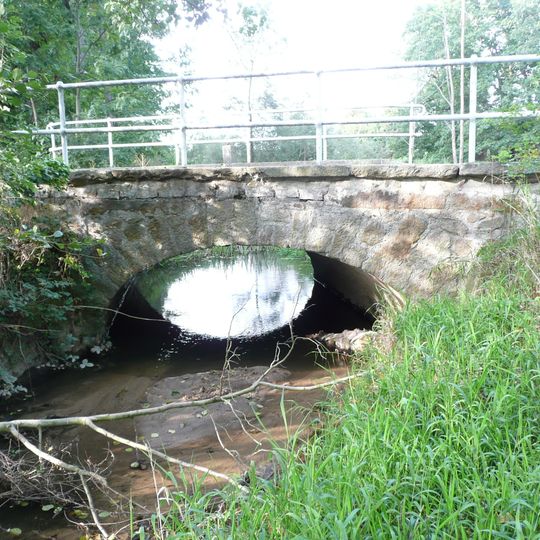 Zwei Straßenbrücken über die Kleine Röder Wachauer Straße