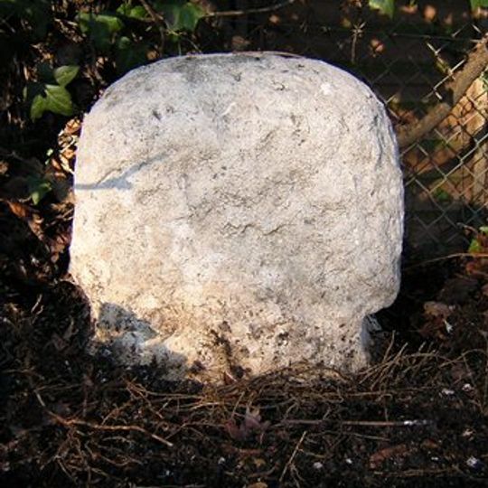 Milestone, 100m N of pedestrian crossing