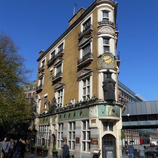 The Black Friar, Blackfriars