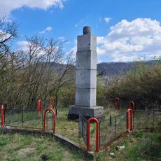 Pomník padlým ve II. světové válce jihozápadně Levína