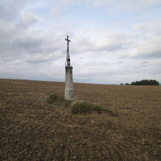 Kříž v poli severně od Tlumačova ten jižní