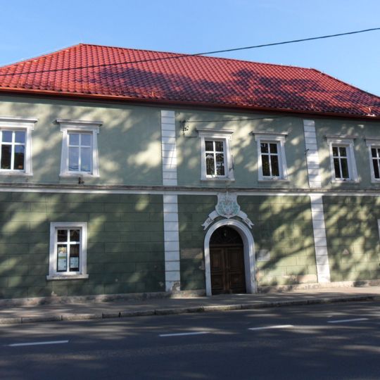 Ratusz, ob. dom mieszkalny