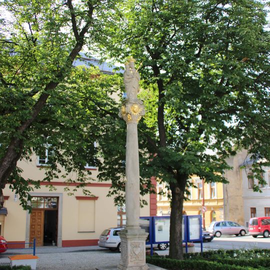 Sloup se sochou Panny Marie