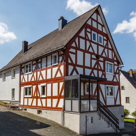 Schwarzbachstraße 12