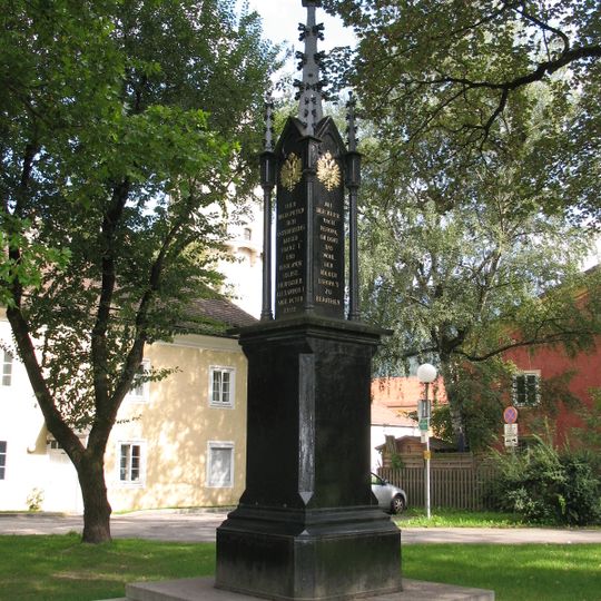 Hall in Tirol, Zwei Kaiser Säule