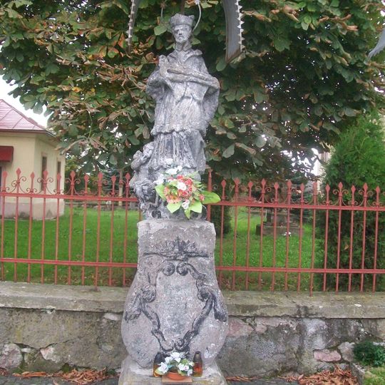 Kostol sv. Kríža, socha