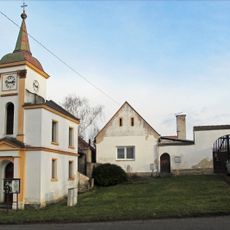 Kaple na návsi v Dubčanech