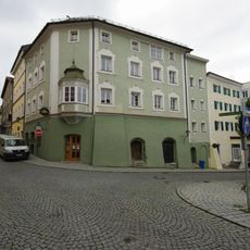 Wohn- und Geschäftshaus