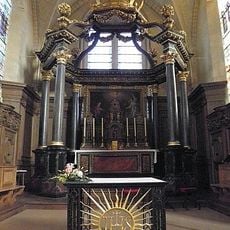 Maître-autel de l'église abbatiale Notre-Dame de Paimpont