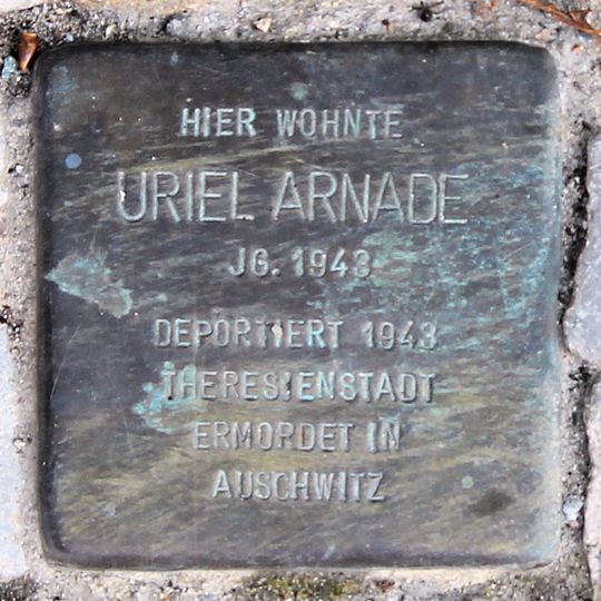 Stolperstein dedicated to Uriel Arnade