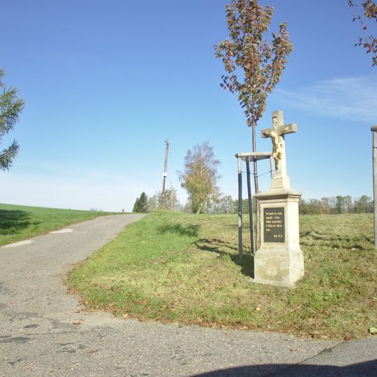 Kříž v obci Spy severovýchodní okraj obce