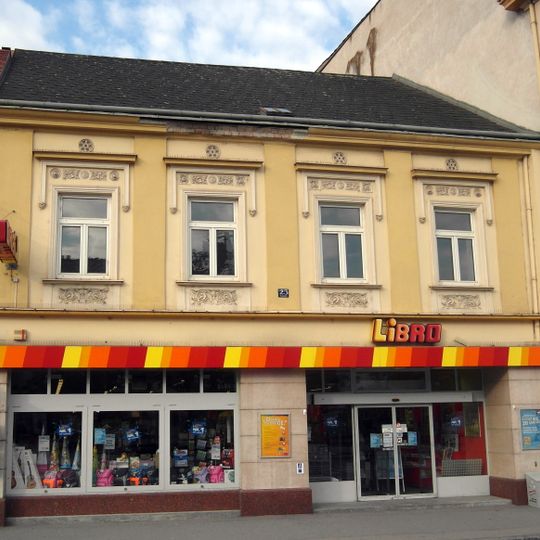 Wohn- und Geschäftshaus