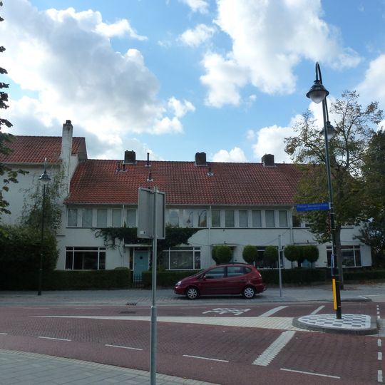 Witte Dorp: rij tweelaags panden