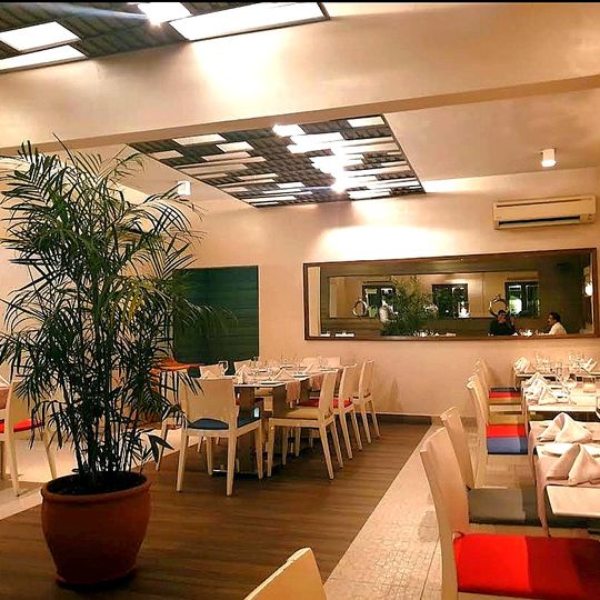 Cafe Aylanto- Clifton 4