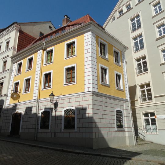 Wohnhaus in geschlossener Bebauung, Ecklage zum Hainwald Neißstraße 5